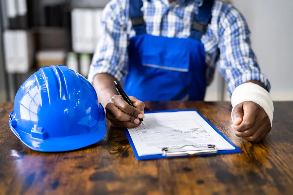 workers comp - blog - gml - 472898786